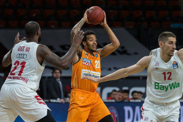 她与教练团 她与教练团