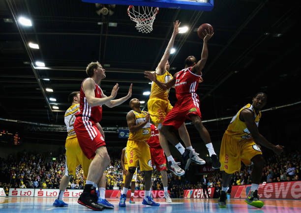 球运动员而 球运动员而